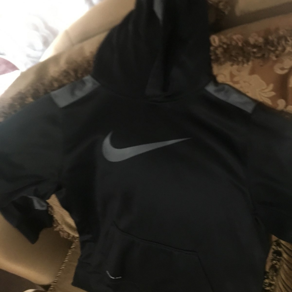 Nike hoodid